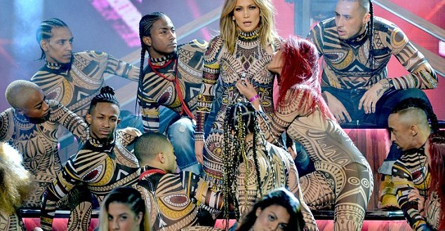 Ama Performance 2015: Jennifer Lopez Delivers Dazzling Dance Medley (Video)