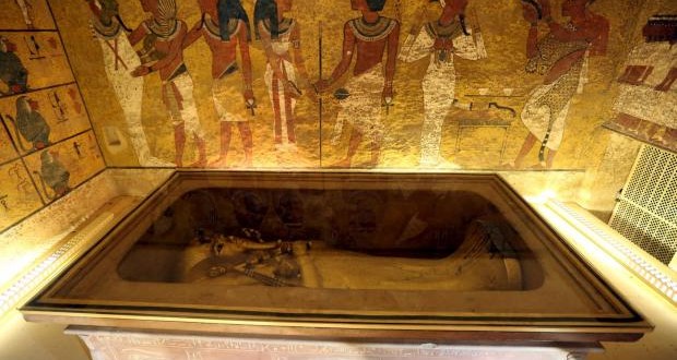 Egypt says 90 percent chance of hidden rooms in King Tut tomb