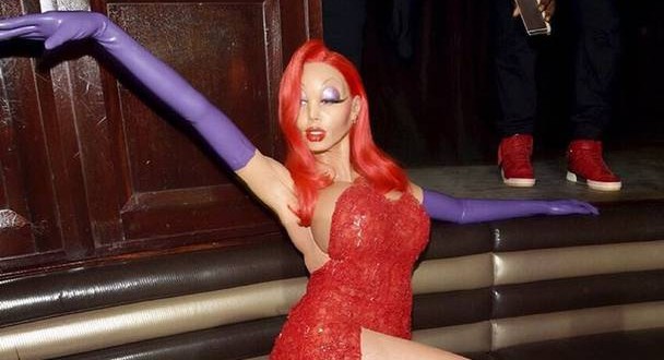 Heidi Klum unrecognisable in Jessica Rabbit Halloween costume (Photo)