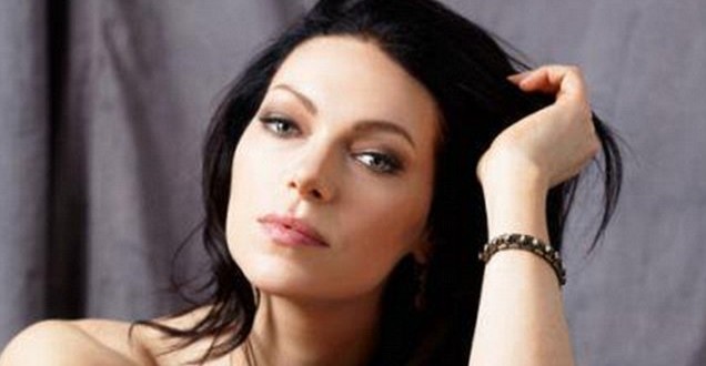 Laura Prepon Star And Creator Get Protection From Aggressive Fan