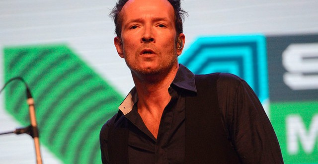 Scott Weiland: ‘Singer of Stone Temple Pilots’ found dead at 48 on tour bus