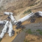 Sulphuric acid spills as freight train derails in Queensland, Australia (Video)