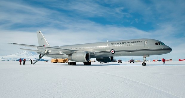 Graphene could help planes fly in icy conditions, Report