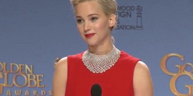 Jennifer Lawrence Calls Out Reporter For Using His Phone (Video)