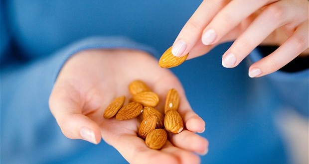 Eating almonds daily may boost health; says new Research