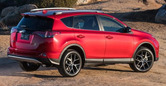 RAV4 SE AWD: Toyota gets sport and hybrid models (Video)