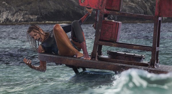 Blake Lively in suspense-thriller film 'The Shallows' (Trailer)