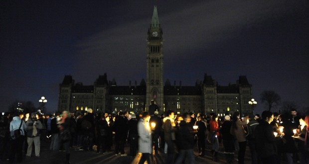 Earth Hour 2016: Canadians dim the lights (Photo)