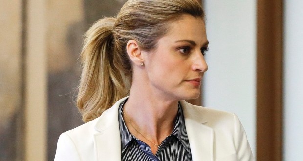 Erin Andrews: Sports reporter awarded $55 million in peephole lawsuit