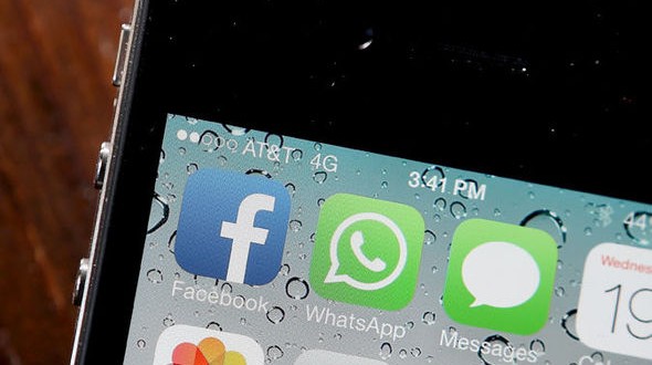 Facebook and Whatsapp to discontinue support for BlackBerry