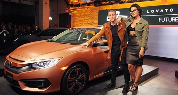 Honda Civic hatchback debuts with help from Demi Lovato, Nick Jonas (Photo)