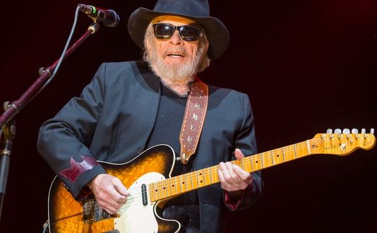 Merle Haggard: Country Icon Back in the Hospital Due to Pneumonia