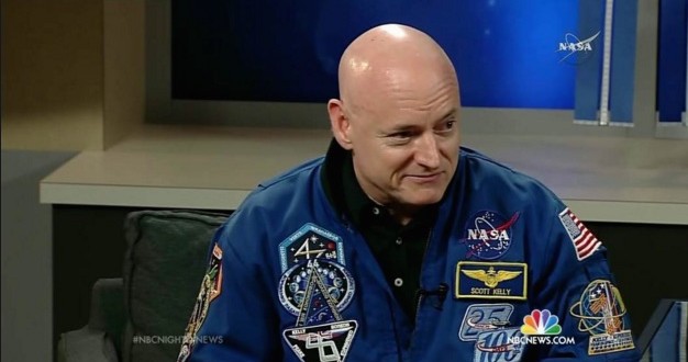 NASA Astronaut Scott Kelly's first days back on Earth (Video)
