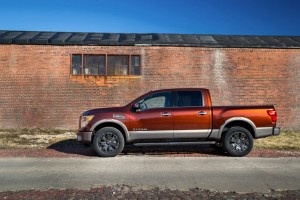 Nissan reveals full-size Titan pickup in New York, Priced From $36485 (Photo)