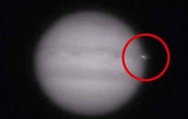 Researchers capture video of large object crashing into Jupiter (Watch ...