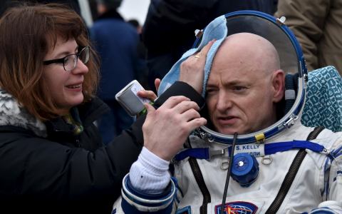 Scott Kelly: NASA astronaut safely returns to Earth after a year in space