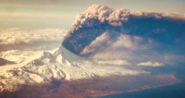 Volcano erupts in southwest Alaska, Cancels Flights