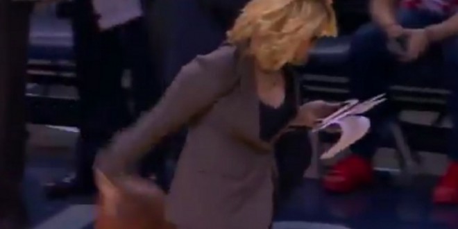 Doris Burke shows off her handles while wearing heels (Video)