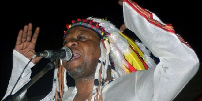 Papa Wemba: World music star dies after collapsing on stage
