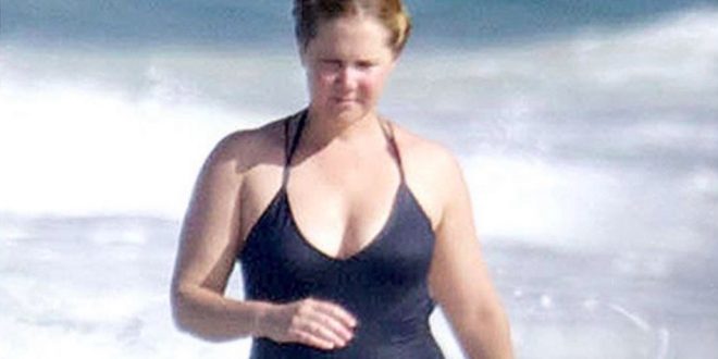 Actress Amy Schumer shuts down trolls with swimsuit post on Instagram (Photo)
