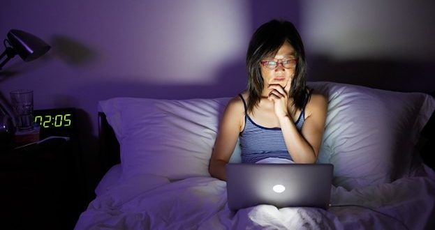 Bright light at night time can seriously mess with your metabolism, new research