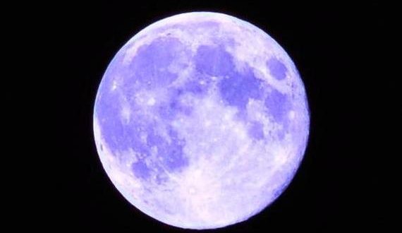 Mars and a Blue Moon in coming nights, no telescope needed! (LIVE)