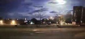 Meteor shower caught on police dashcam in new england sky (Video)