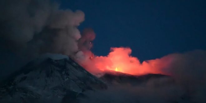 Mount Etna erupts, spewing lava into Sicilian sky (Video)