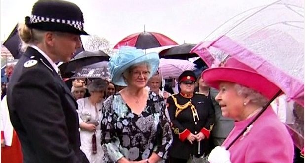 Queen Elizabeth filmed on camera calling Chinese officials “very rude”