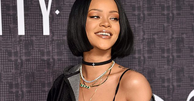 Singer Rihanna starts up scholarship program