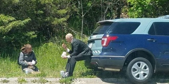 Trooper Luke Bonin shares lunch with homeless woman (Photo)