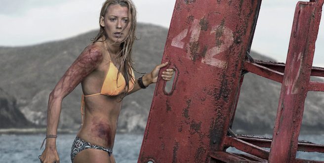 Blake Lively fights sharks, seagulls in brutal 'Shallows' (Trailer)