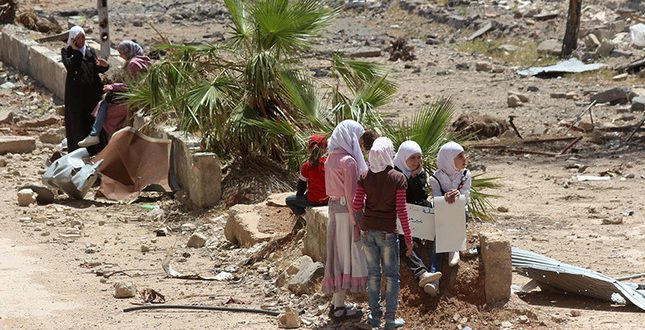 Darayya - Syria: Aid enters for first time since 2012, but 'does not contain any food'