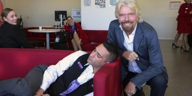 Richard Branson busts Virgin employee “napping” (Photo)