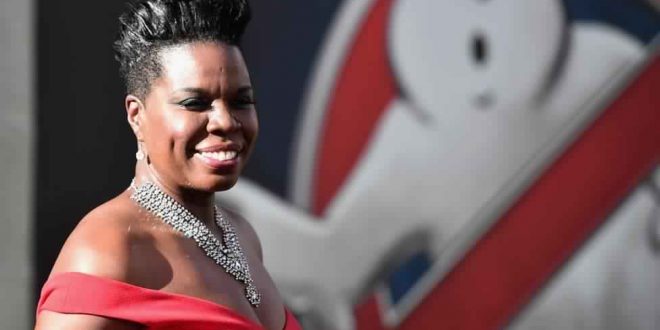 'Ghostbusters' star Leslie Jones fights back against racism on Twitter