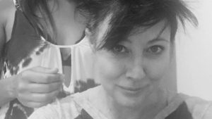Shannen Doherty shaves head amid cancer battle (Photo)