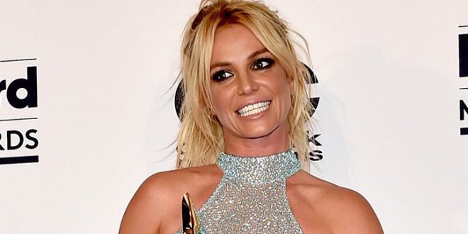 Britney Spears Announces New Album, Glory (Video)