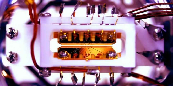 Researchers develop small, reprogrammable quantum computer