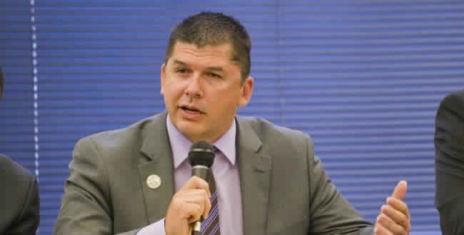 Stockton Mayor Arrested, Accused of Providing Alcohol to Minors: Report