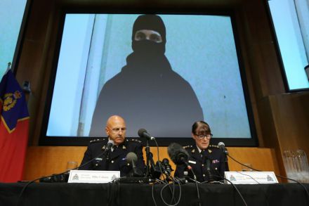 Toronto terror threat: police shoot dead alleged ISIS sympathizer
