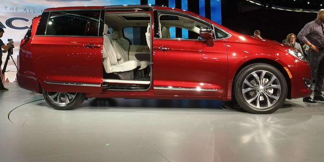 2017 Chrysler Pacifica: The Minivan Reinvented (Video)