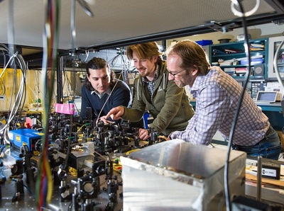 Chinese, Canadian researchers conduct 'teleportation' test