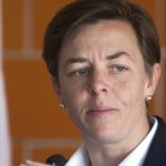 Kellie Leitch defends proposal to screen immigrants for 'anti-Canadian values'