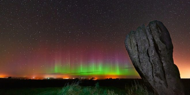 Northern Lights trump street lights in Iceland (Watch the lights live wherever you are)