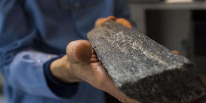 Researchers study some of Earth’s oldest rock