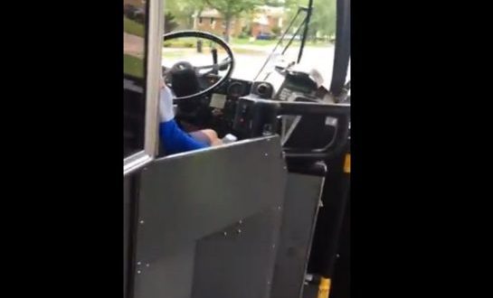 TTC bus driver caught using cellphone while driving (Video)