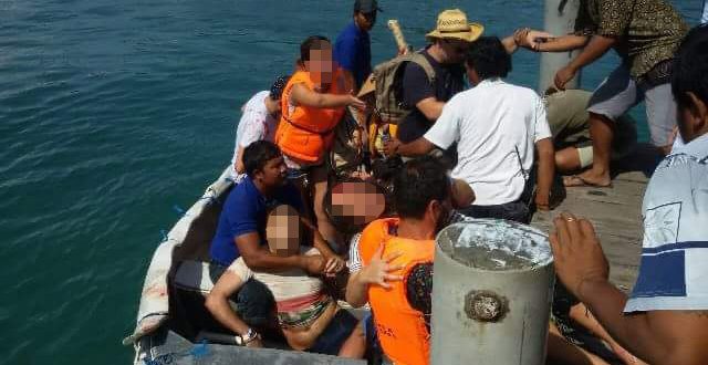 Tourist ferry explosion kills two, injures 19
