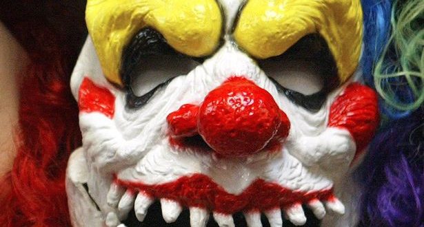 Winnipeg police arrest two 17-year-olds clowns, warn would-be copy cats