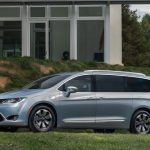 Chrysler Pacifica Hybrid: Plug-In Minivan With 30 Miles Range (Video)