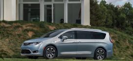 Chrysler Pacifica Hybrid: Plug-In Minivan With 30 Miles Range (Video)